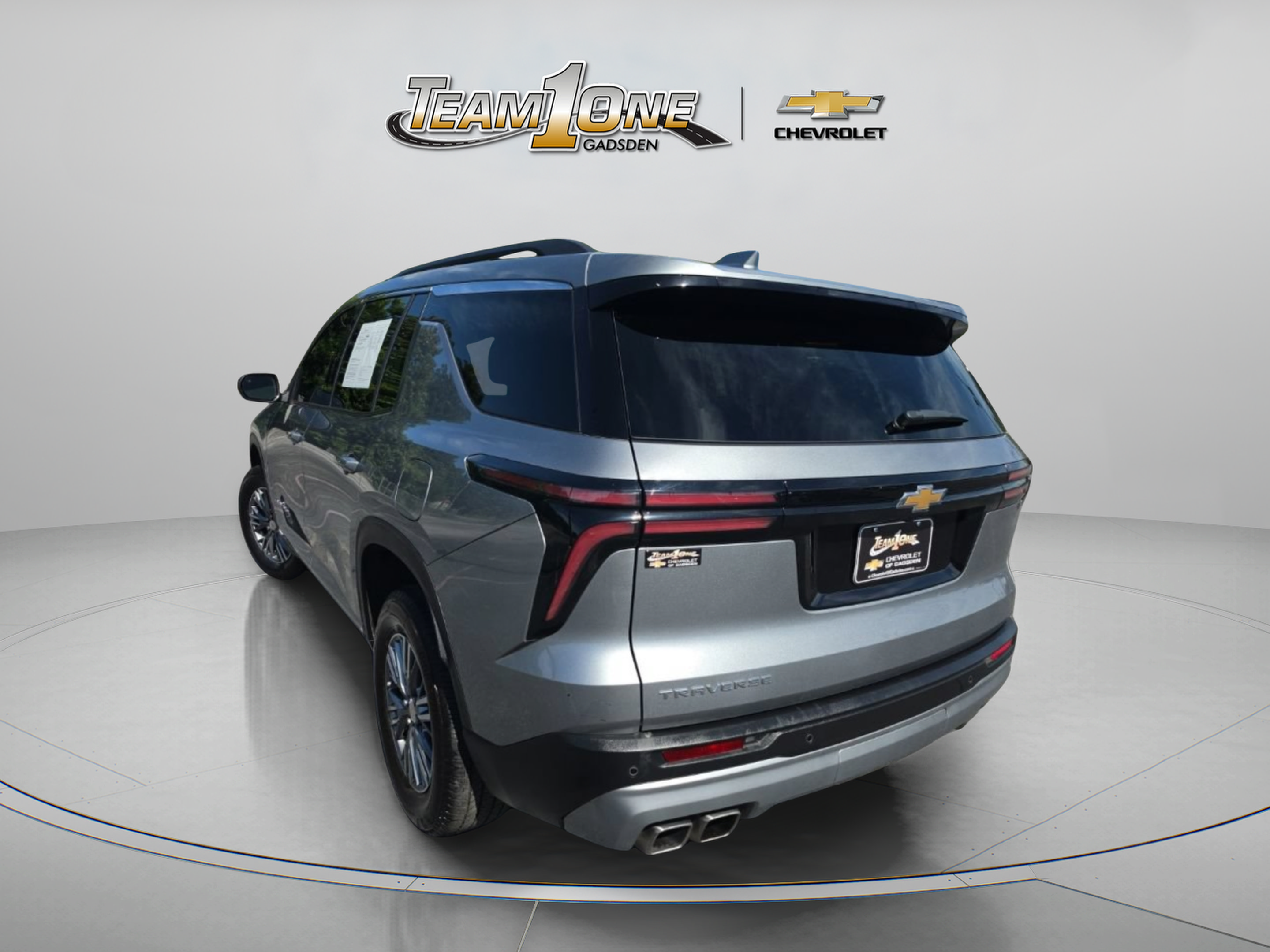 Used 2025 Chevrolet Traverse LT w/ LPO, Floor Liner Package FWD image 6