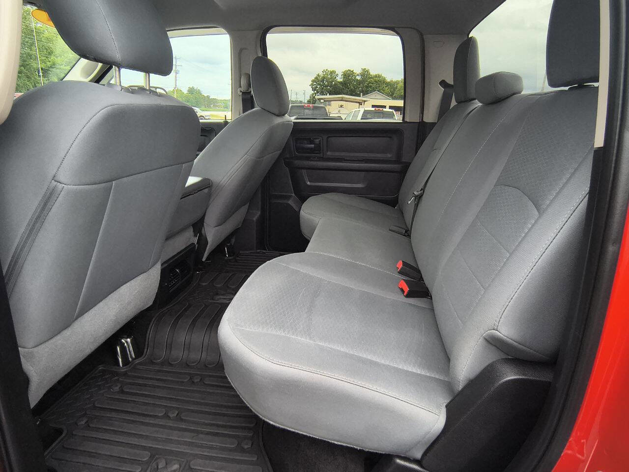 Used 2017 RAM 2500 Tradesman w/ Chrome Appearance Group image 21