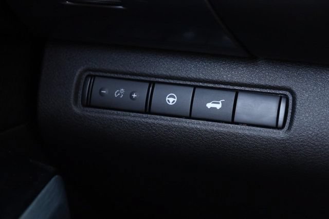 Certified 2025 Nissan Pathfinder SL FWD image 22