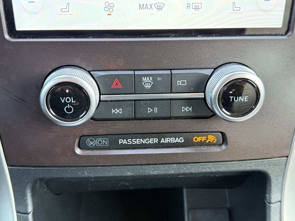 Used 2021 Ford Edge SEL image 17