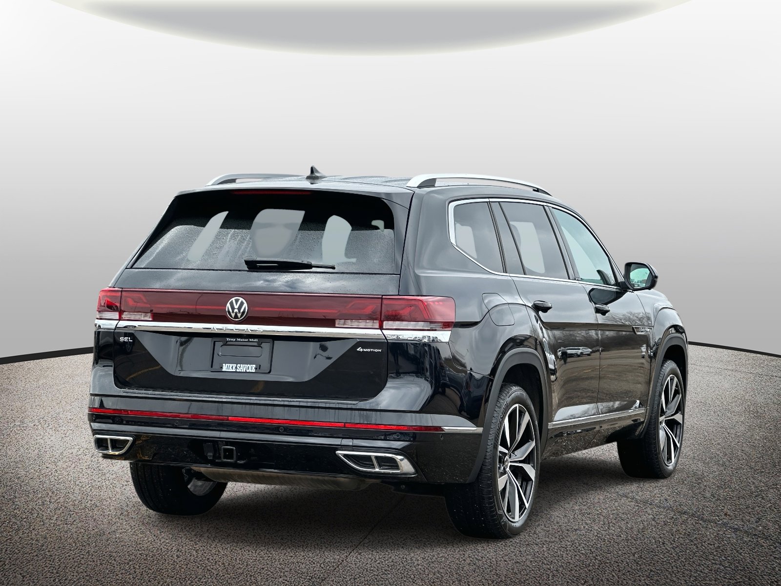 Used 2024 Volkswagen Atlas SEL Premium R-Line image 5