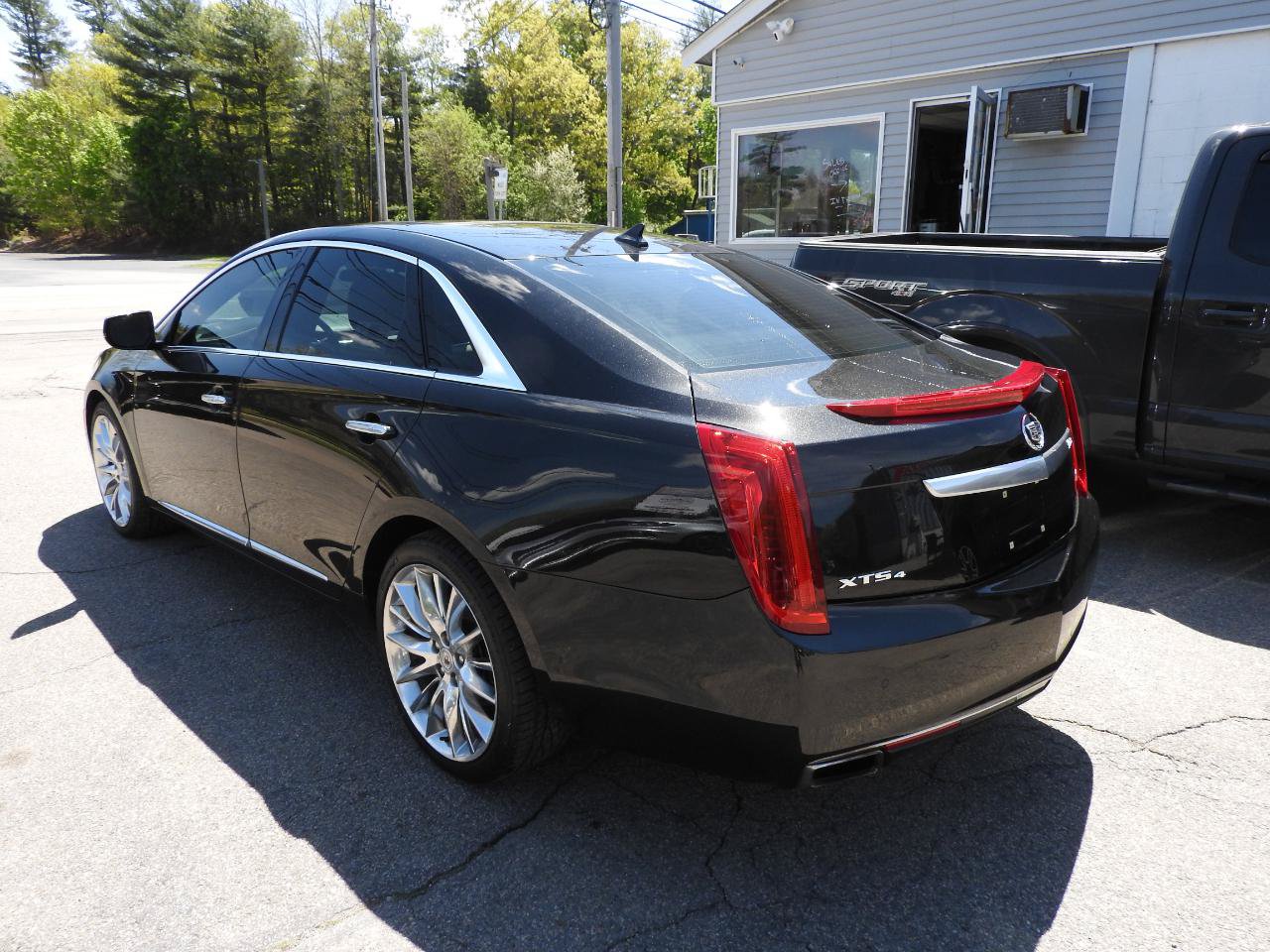 Used 2014 Cadillac XTS Platinum AWD/4WD image 6