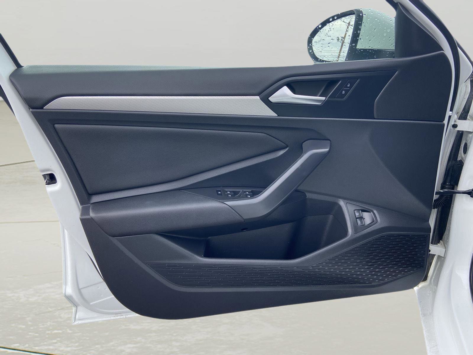 Used 2020 Volkswagen Jetta SE image 48