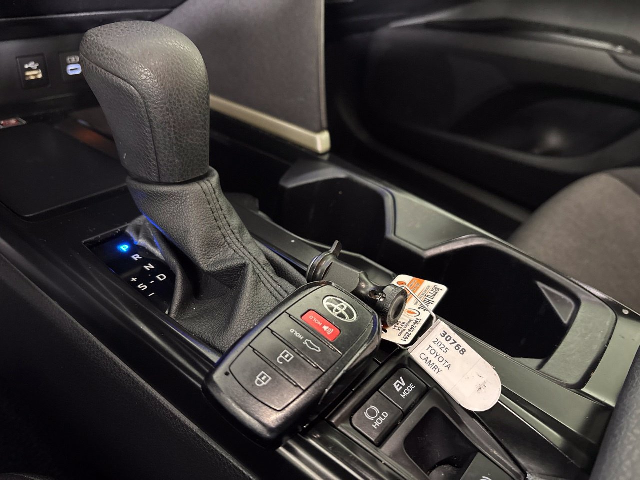 Used 2025 Toyota Camry LE FWD image 20