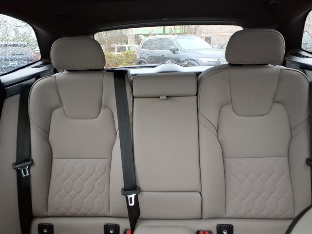 New 2026 Volvo XC60 B5 Plus w/ Protection Package Premier AWD/4WD image 20