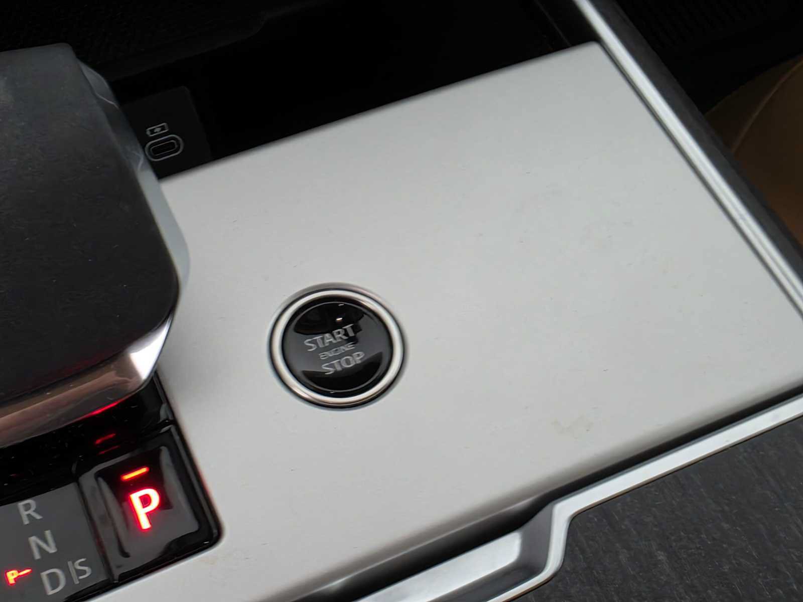 Used 2025 Land Rover Range Rover SE AWD/4WD image 32