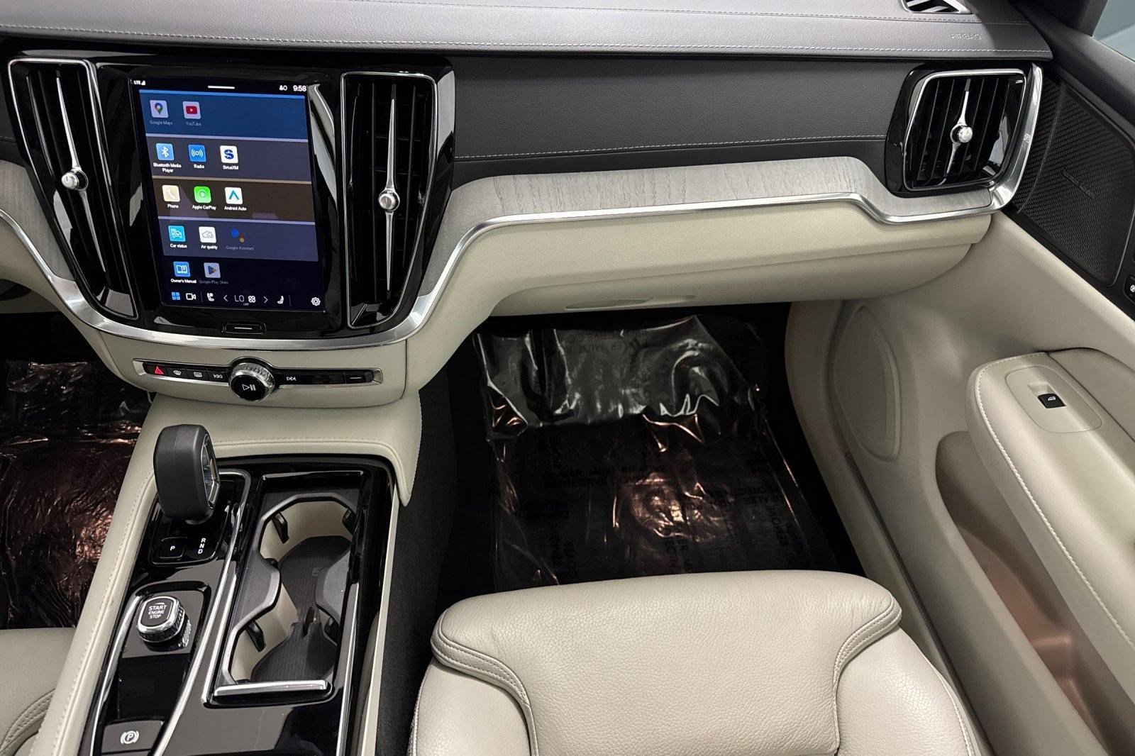 Used 2024 Volvo S60 T8 Ultimate w/ Climate Package image 29