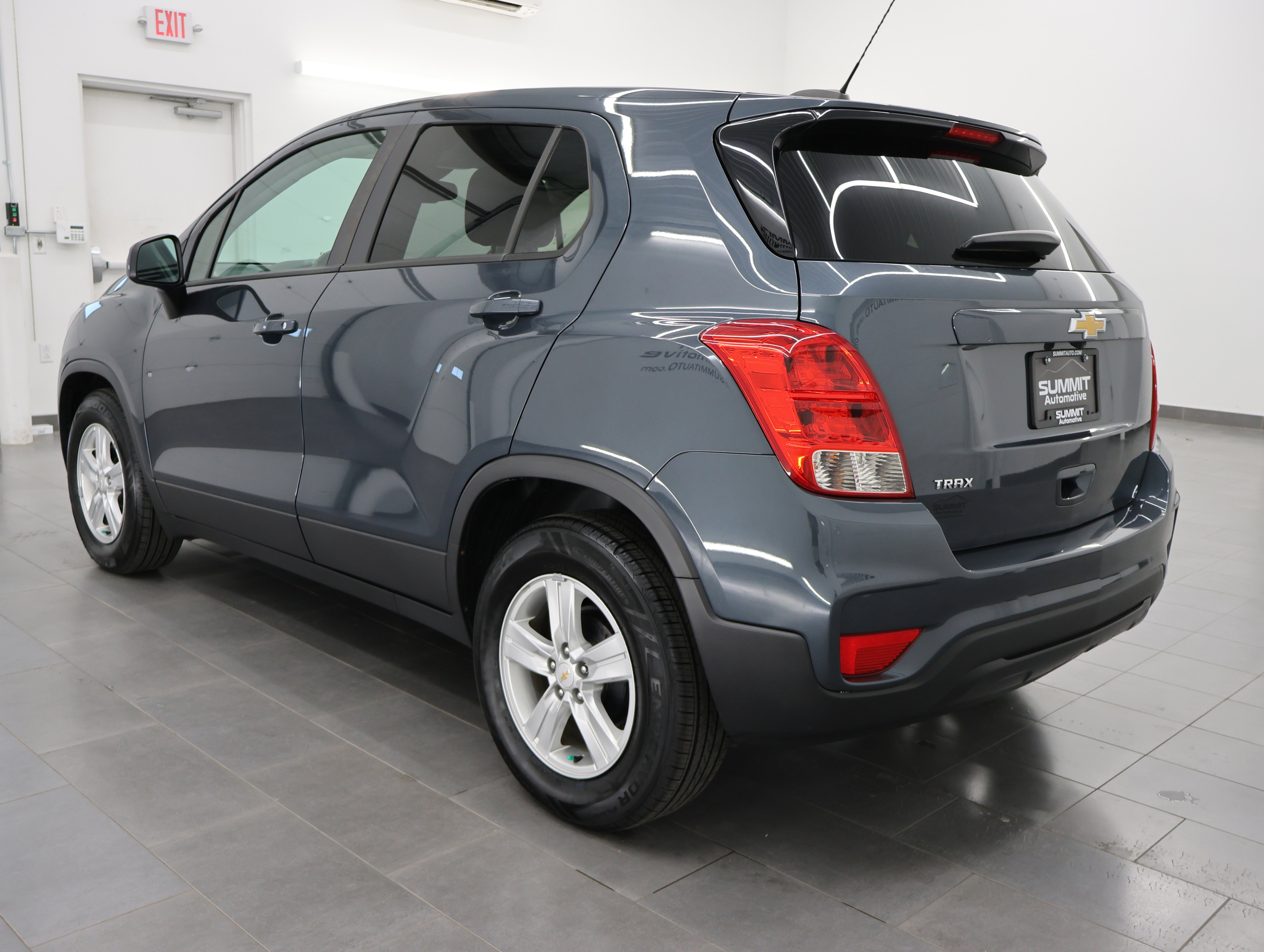 Used 2021 Chevrolet Trax LS w/ Tint and Cruise Package FWD image 5