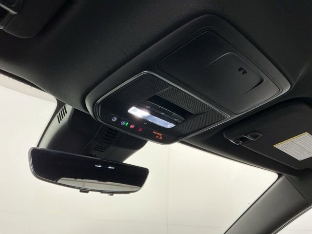 Used 2025 Chevrolet Traverse RS image 24