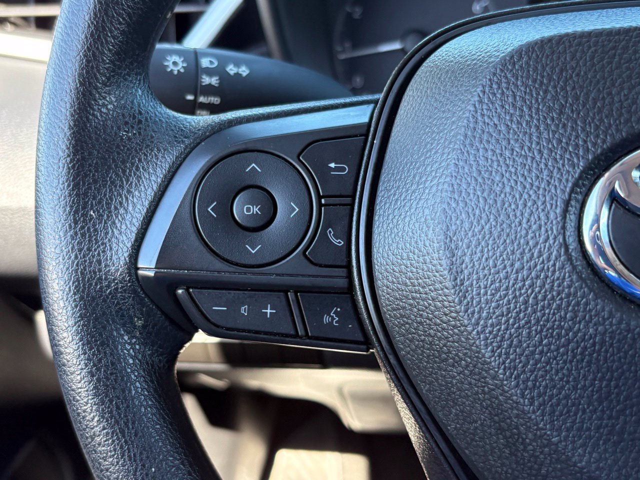 Used 2024 Toyota Corolla LE FWD image 31