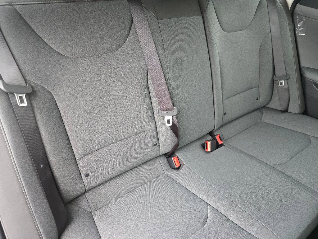 New 2025 Kia K4 LXS image 18