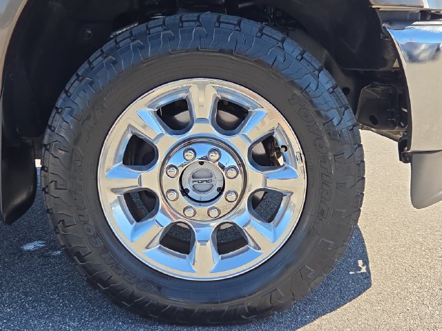 Used 2015 Ford F250 Lariat w/ Lariat Ultimate Package AWD/4WD image 32