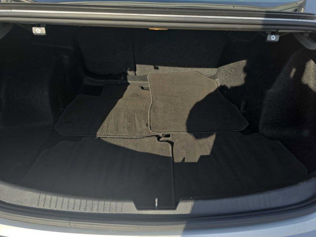 Used 2021 Chevrolet Malibu LS image 29