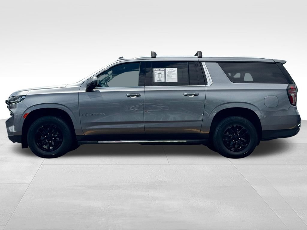 Used 2022 Chevrolet Suburban LT w/ Luxury Package AWD/4WD image 4
