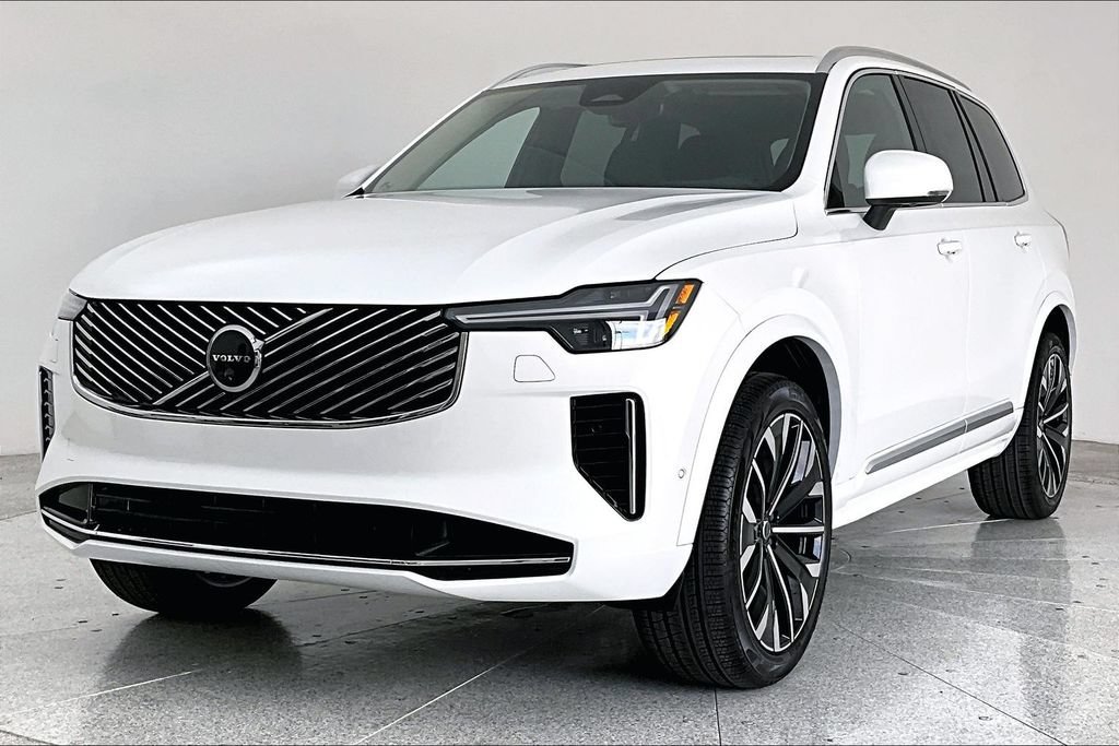 New 2026 Volvo XC90 B5 Plus AWD/4WD image 2