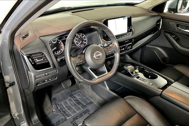 Used 2023 Nissan Rogue SL w/ SL Premium Package image 13