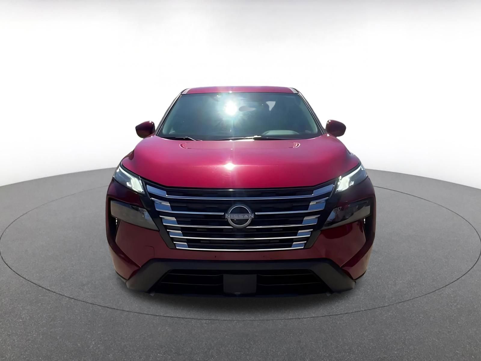 Used 2025 Nissan Rogue SV AWD/4WD image 4