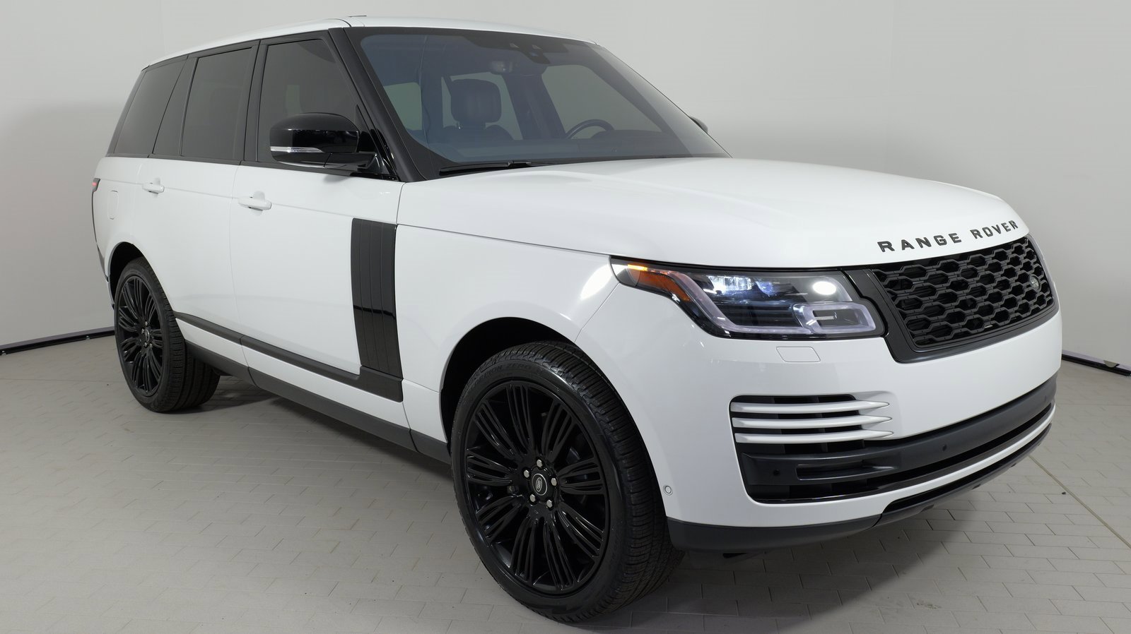 Used 2022 Land Rover Range Rover Westminster Edition image 7