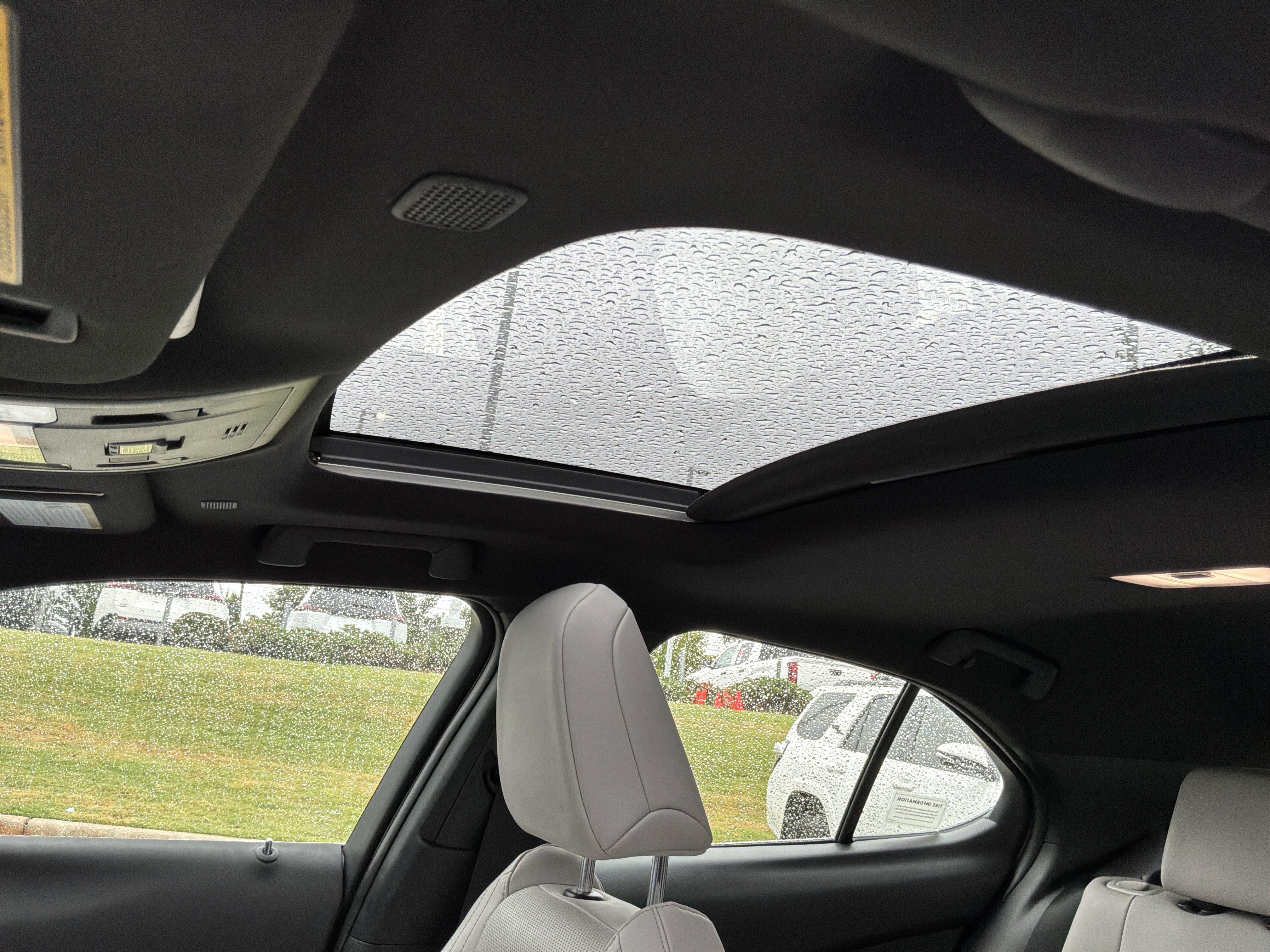 Used 2025 Lexus UX 300h FWD w/ Accessory Package (Z2) image 28