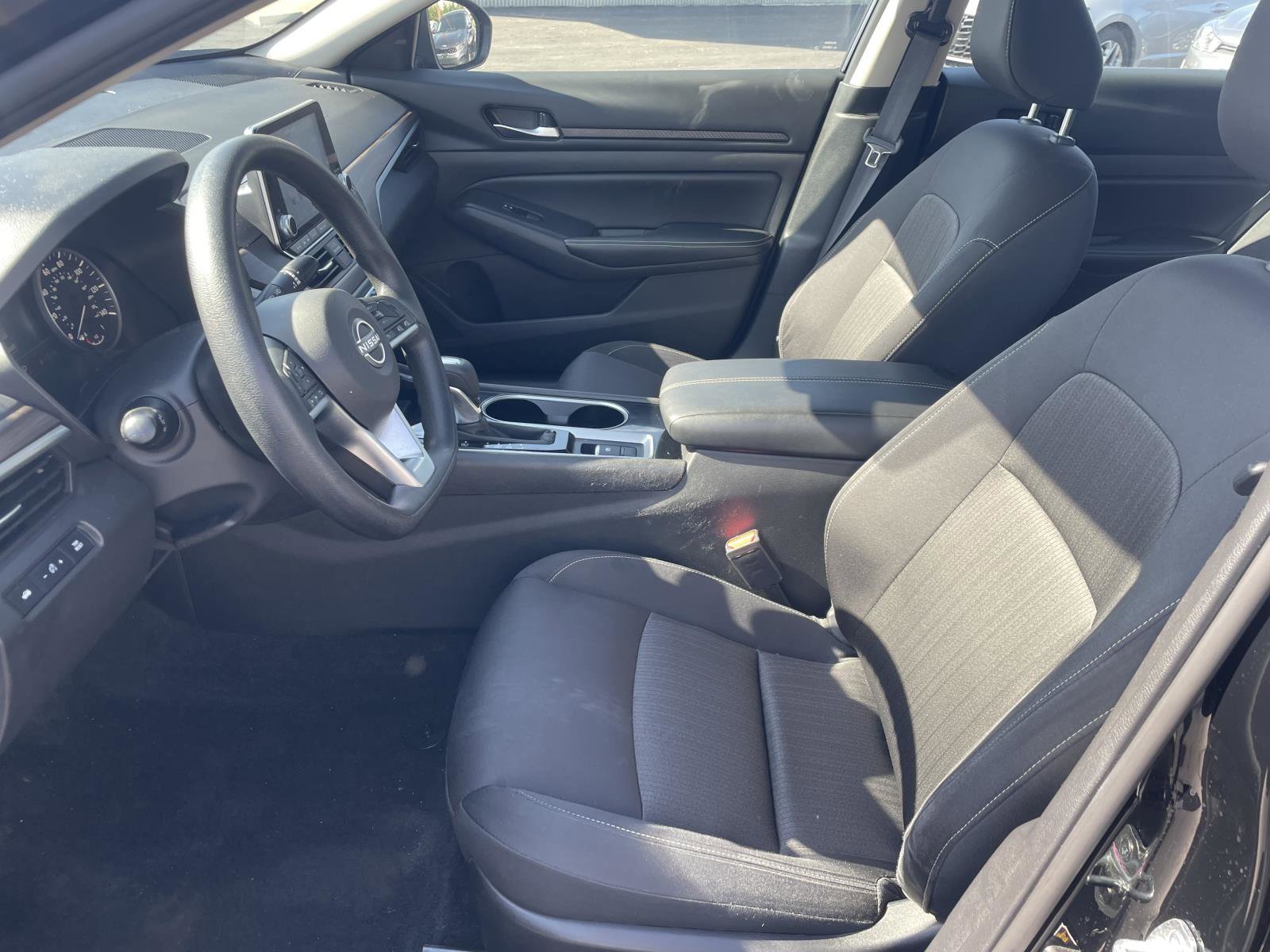 Used 2024 Nissan Altima 2.5 SV image 5