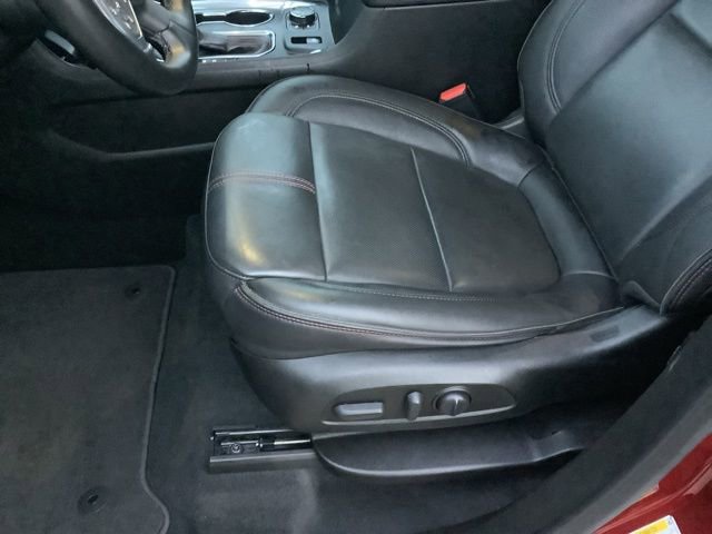 Used 2023 Chevrolet Traverse RS image 9
