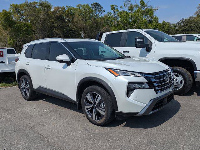 Used 2024 Nissan Rogue SL w/ SL Premium Package image 2