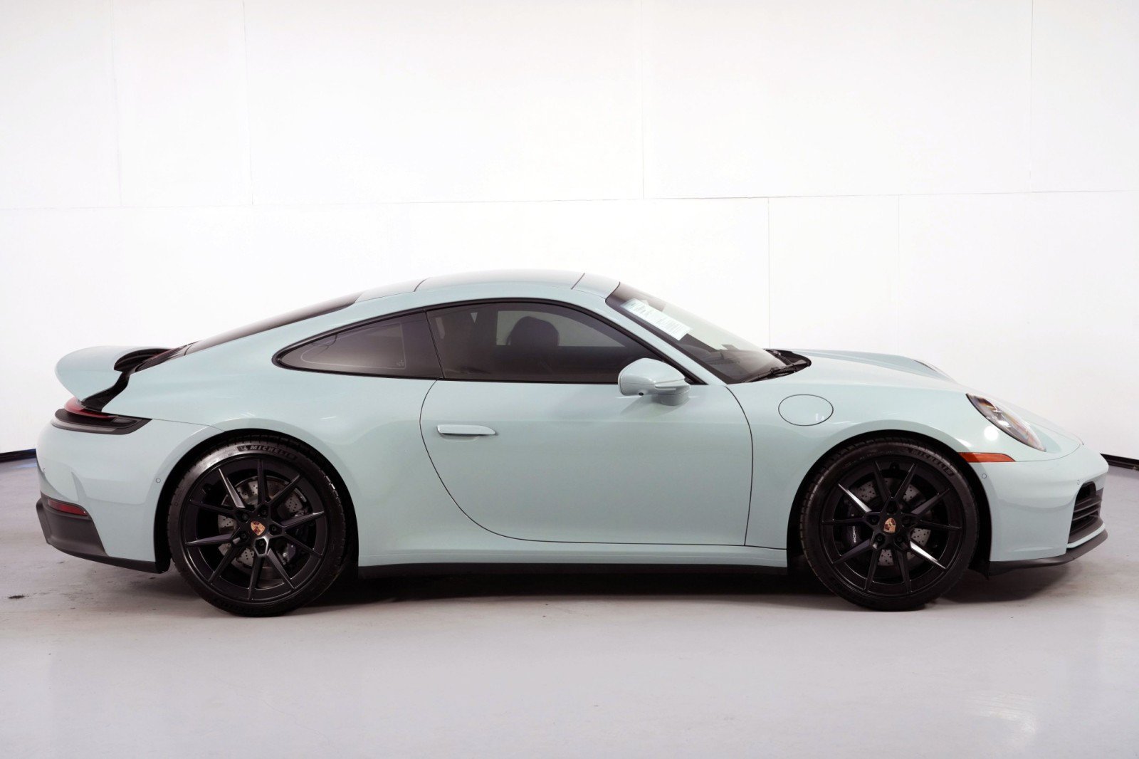 Used 2025 Porsche 911 Carrera RWD image 54