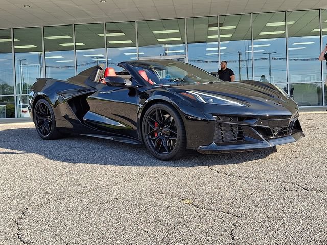 Used 2024 Chevrolet Corvette Z06 w/ Stealth Interior Trim Package RWD image 2