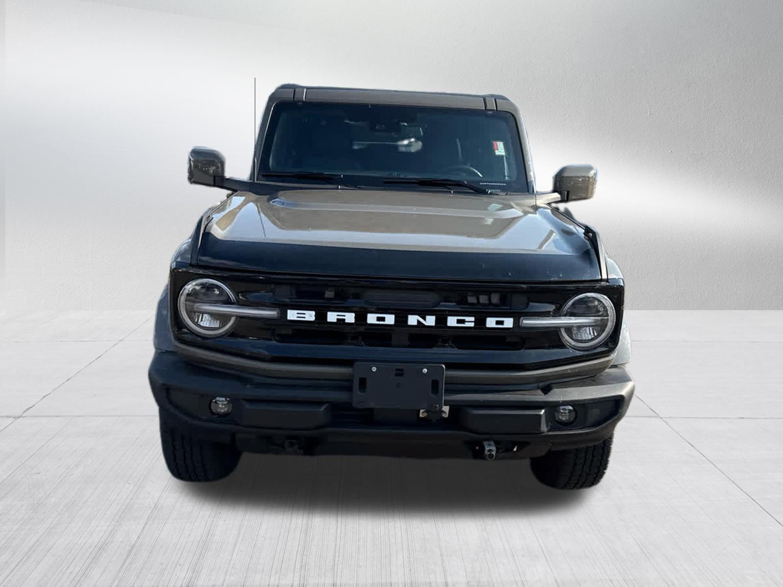 Used 2025 Ford Bronco Outer Banks AWD/4WD image 2