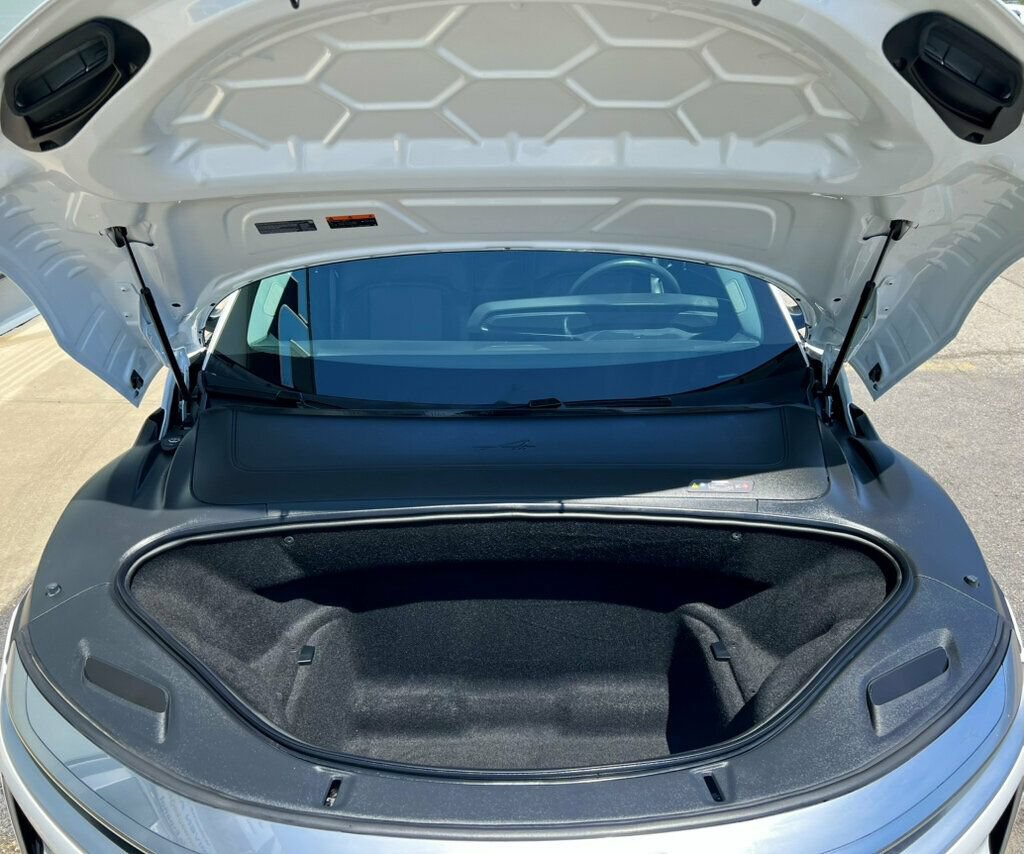 Used 2025 Lucid Air Pure RWD image 13