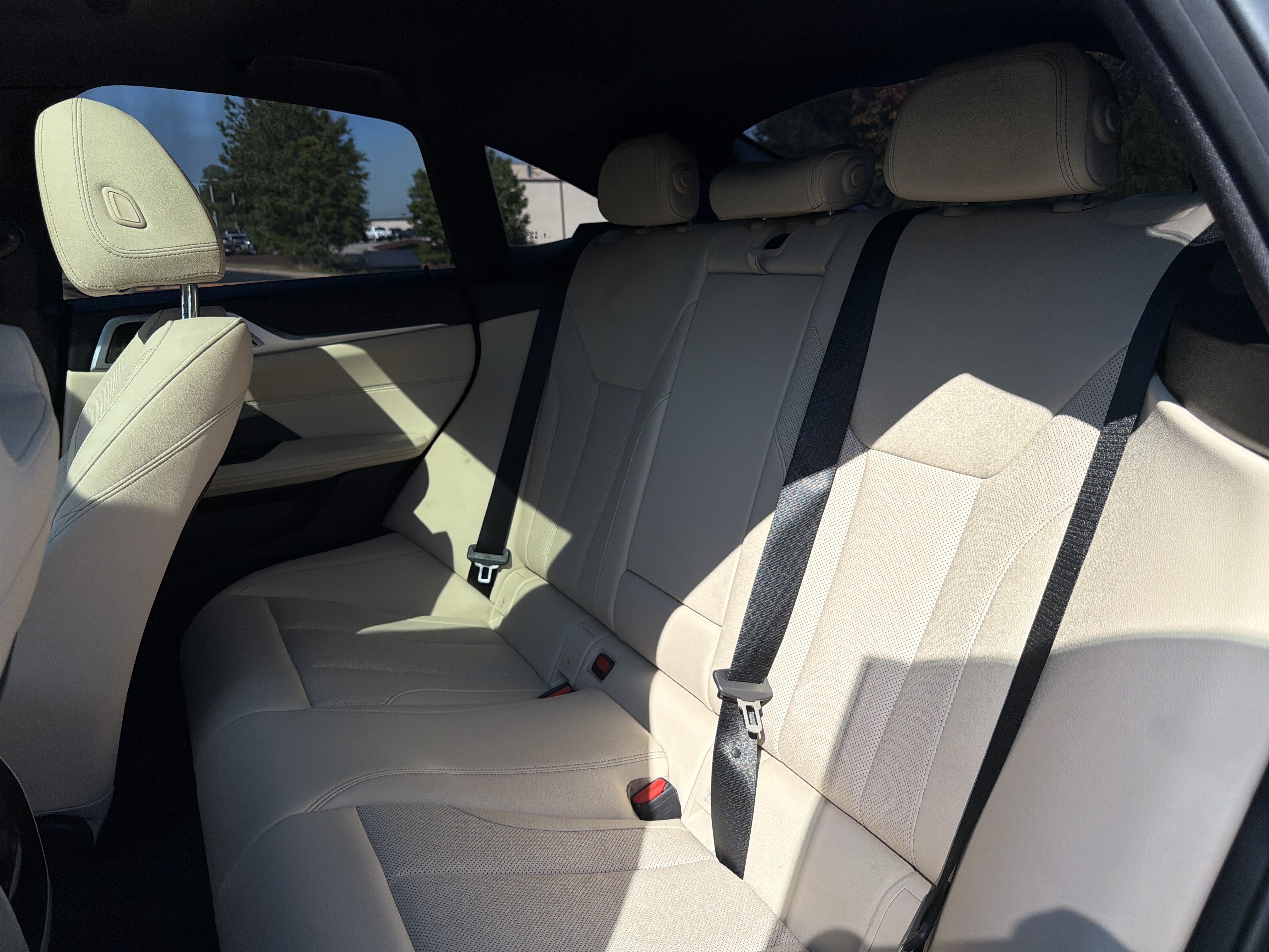 Used 2023 BMW i4 eDrive40 w/ Premium Package RWD image 61