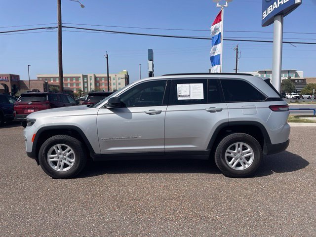 Used 2025 Jeep Grand Cherokee Laredo RWD image 5
