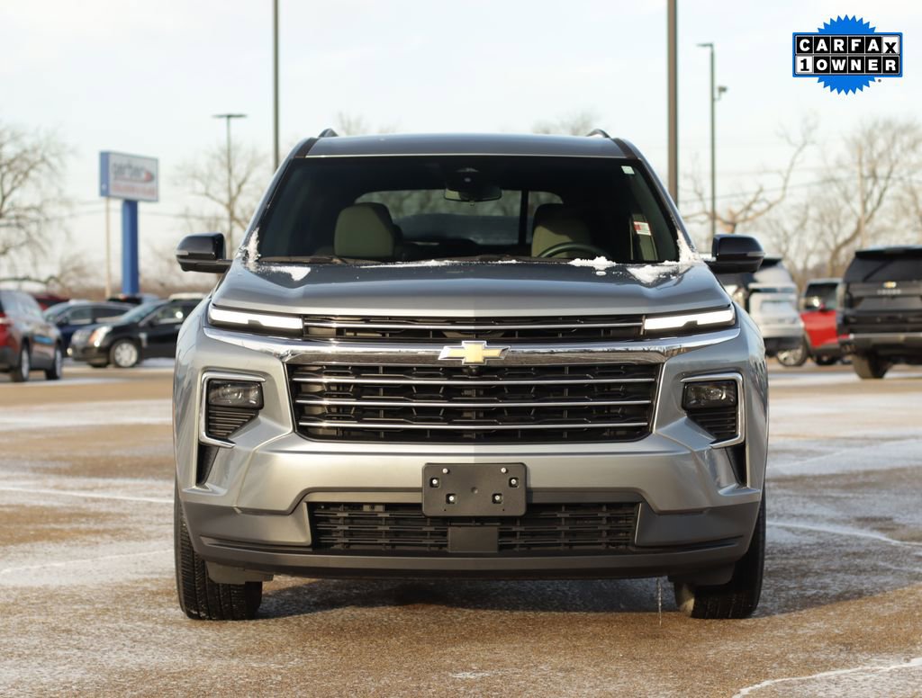 Used 2024 Chevrolet Traverse LT w/ Trailering Package image 2