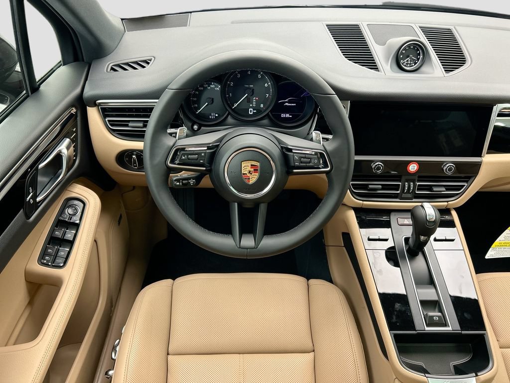 Used 2026 Porsche Macan AWD/4WD image 13