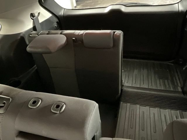 Used 2023 Toyota Highlander LE FWD image 17
