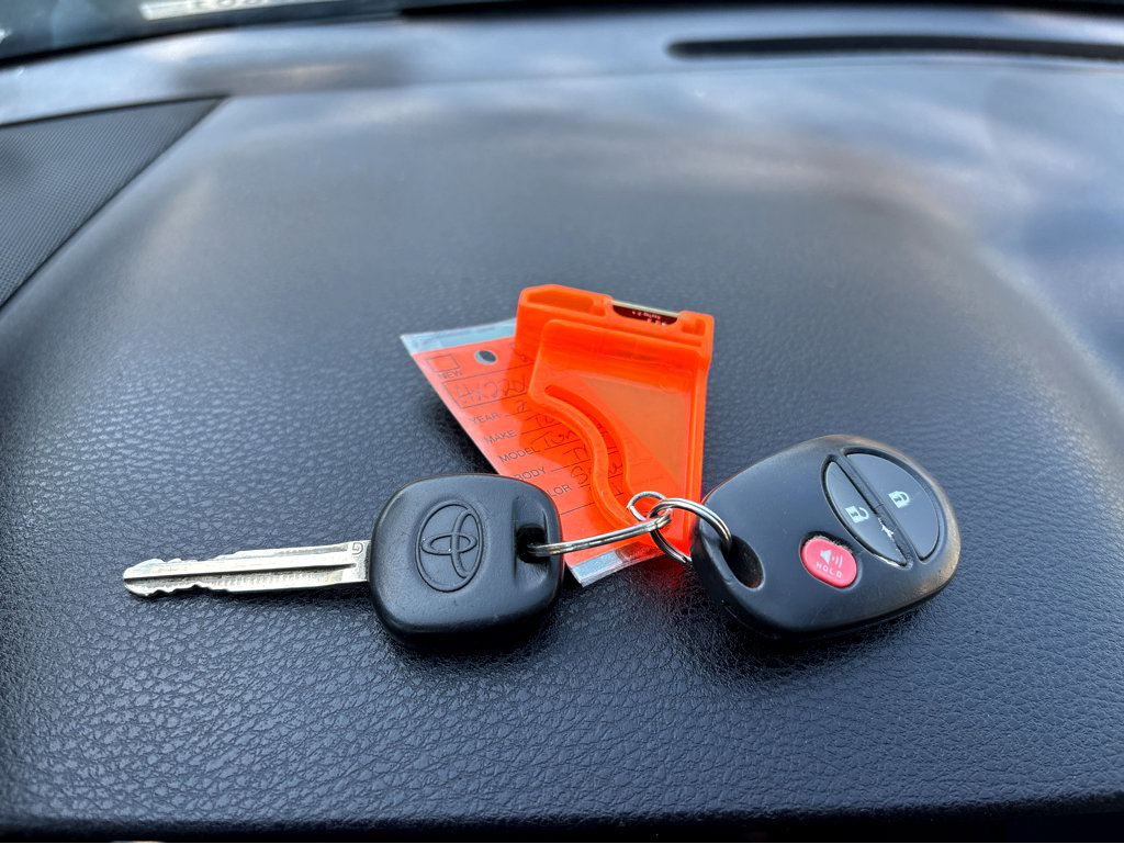 Used 2017 Toyota Tundra SR5 w/ SR5 Upgrade Package image 29