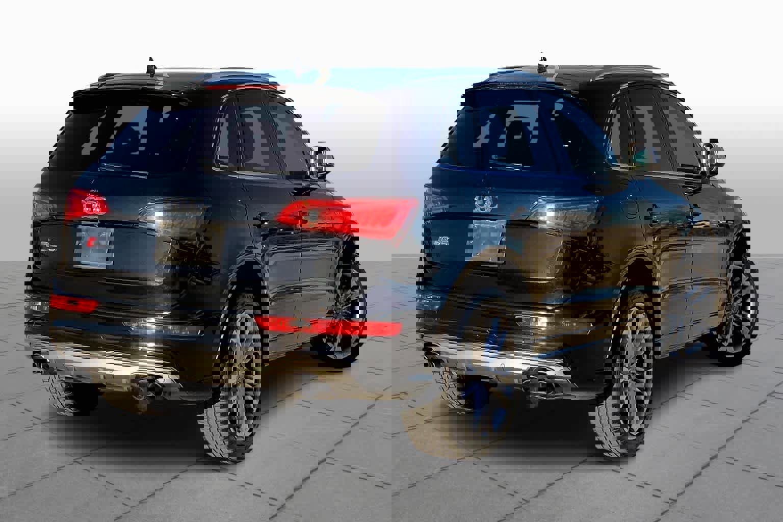 Used 2014 Audi SQ5 Prestige w/ Prestige Package image 12