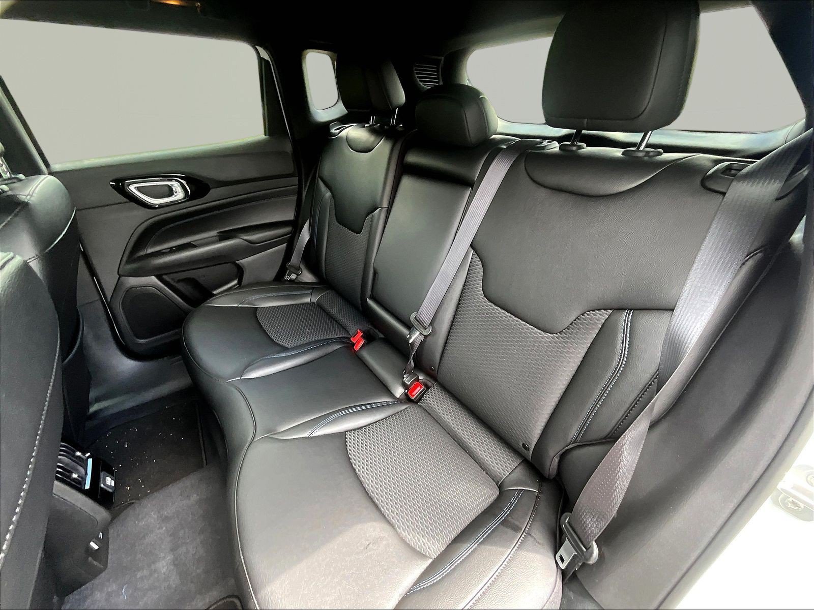 New 2026 Jeep Compass Latitude AWD/4WD image 17