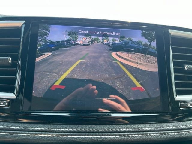 Used 2025 Chrysler Pacifica Limited FWD image 20