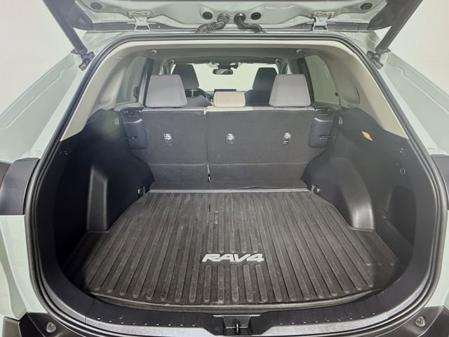 Used 2021 Toyota RAV4 XLE w/ Convenience Package AWD/4WD image 28