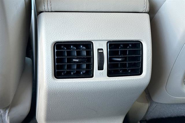 Used 2013 Subaru Outback 2.5i Limited AWD/4WD image 13