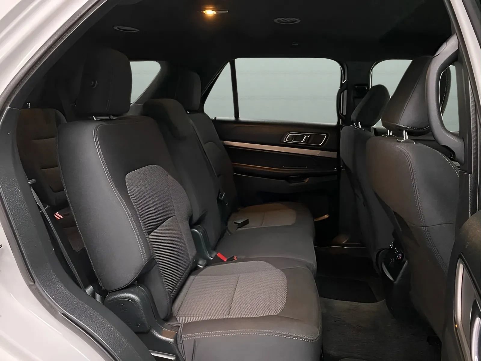 Used 2018 Ford Explorer XLT FWD image 13