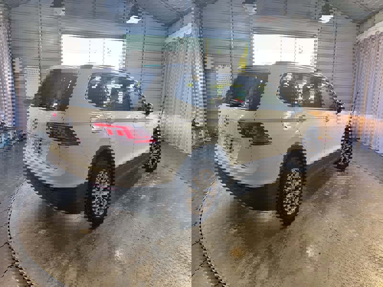 Used 2018 Volkswagen Tiguan S image 5