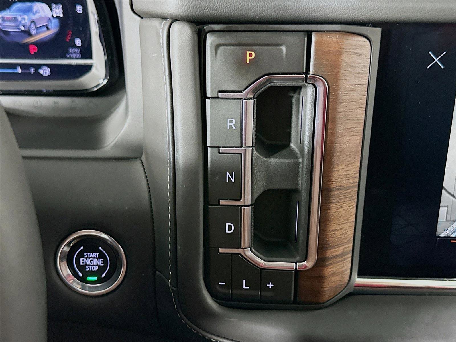 Used 2023 GMC Yukon XL Denali Ultimate image 17