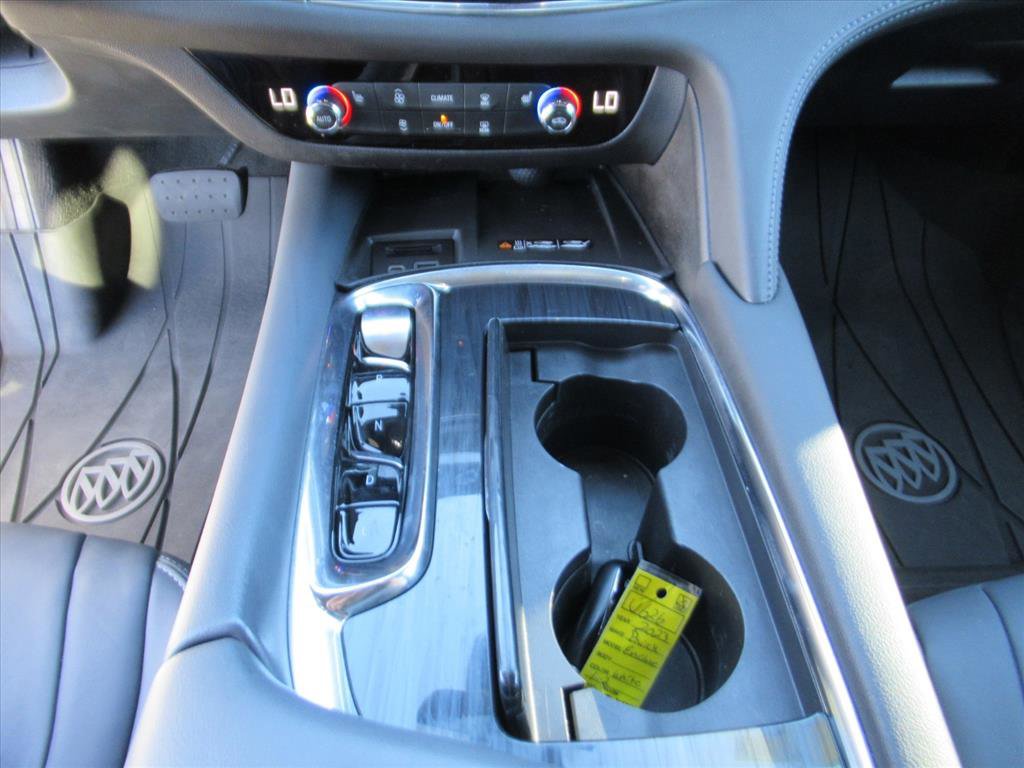 Used 2023 Buick Enclave Essence image 21