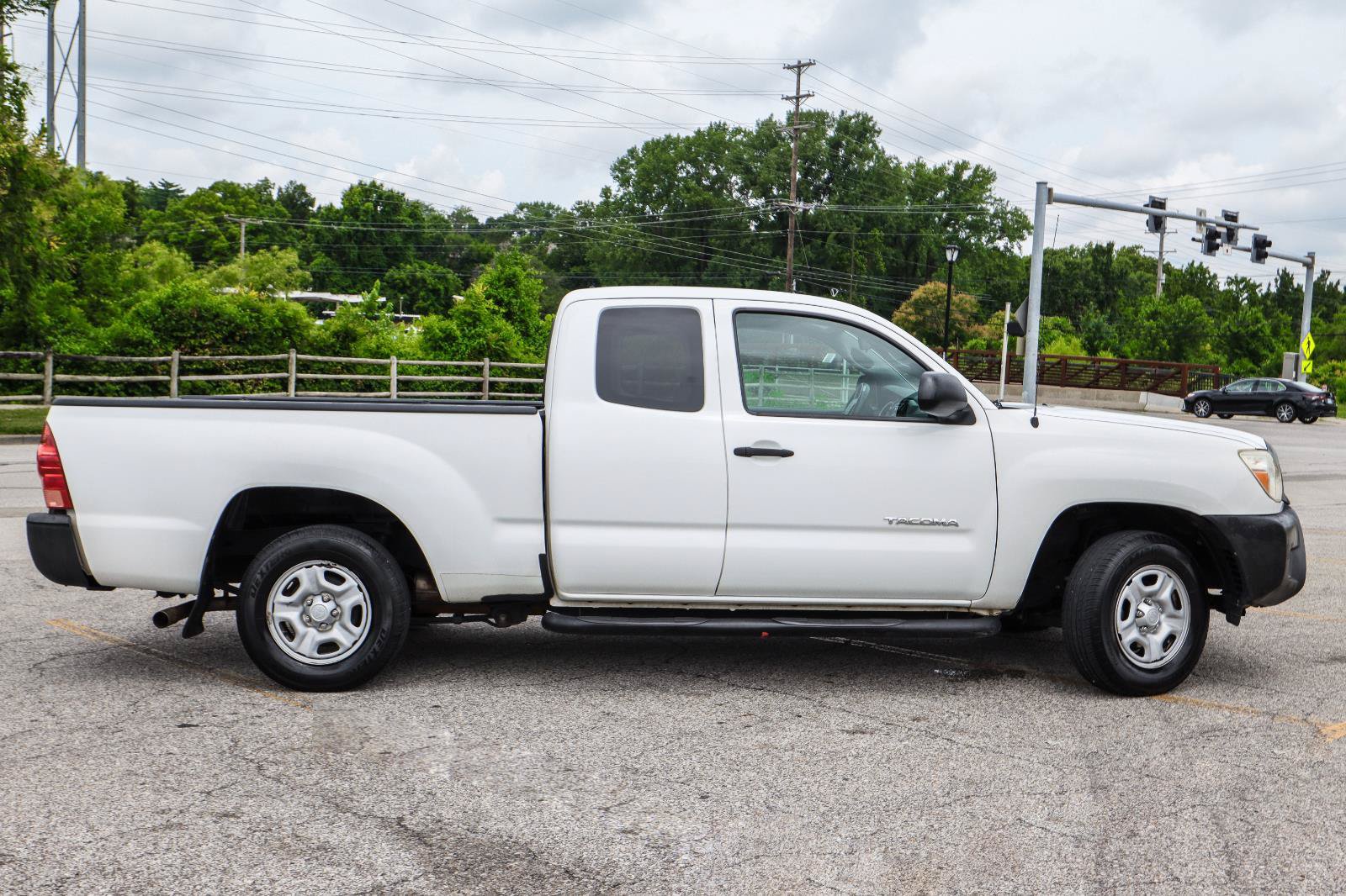 Used 2013 Toyota Tacoma 2WD Access Cab w/ Convenience Pkg image 3