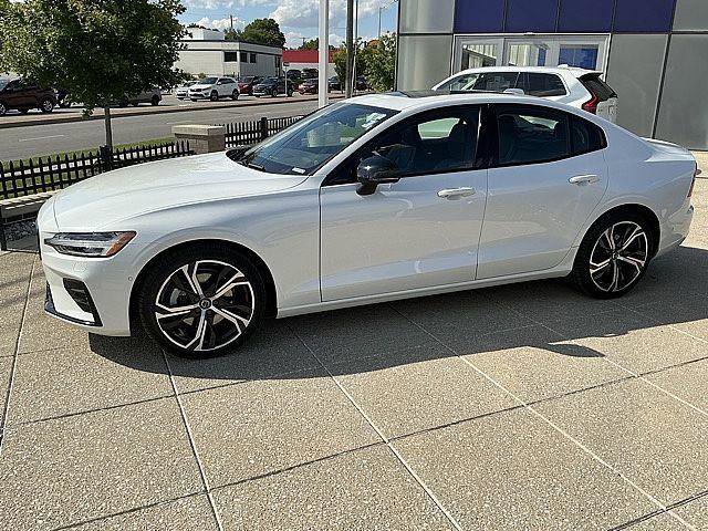 Certified 2023 Volvo S60 B5 Plus w/ Climate Package FWD image 11