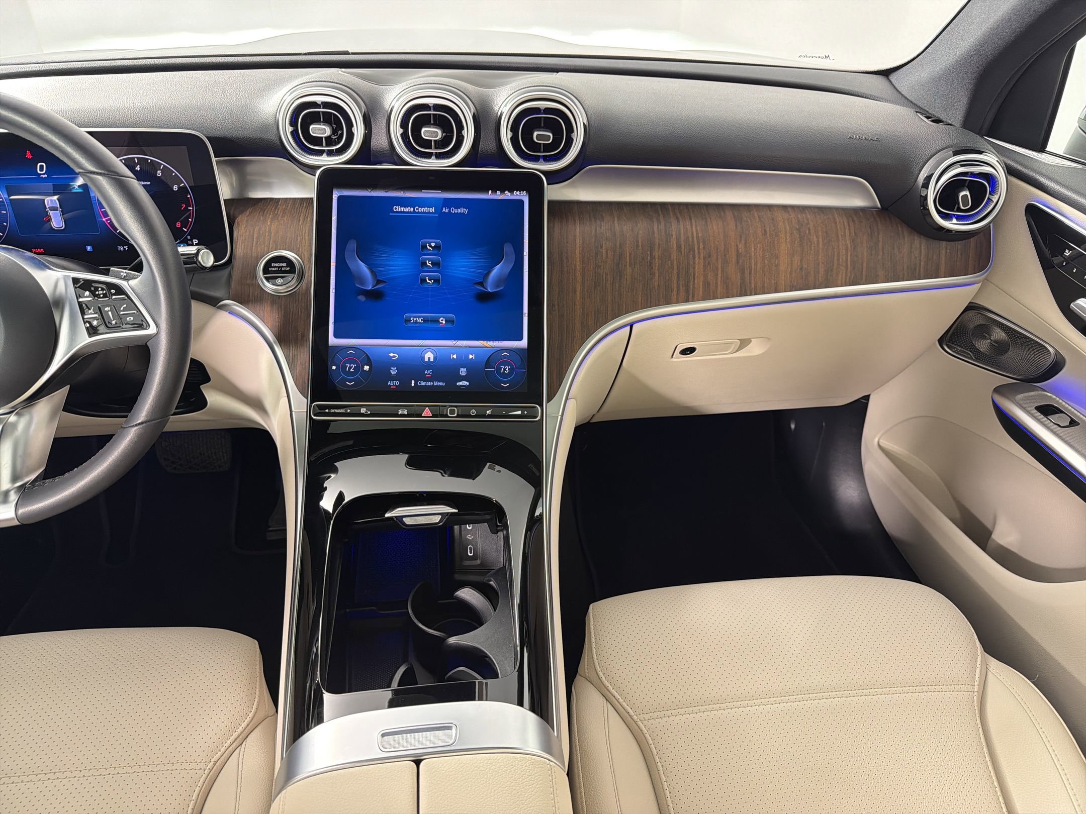 Used 2025 Mercedes-Benz GLC 300 image 28