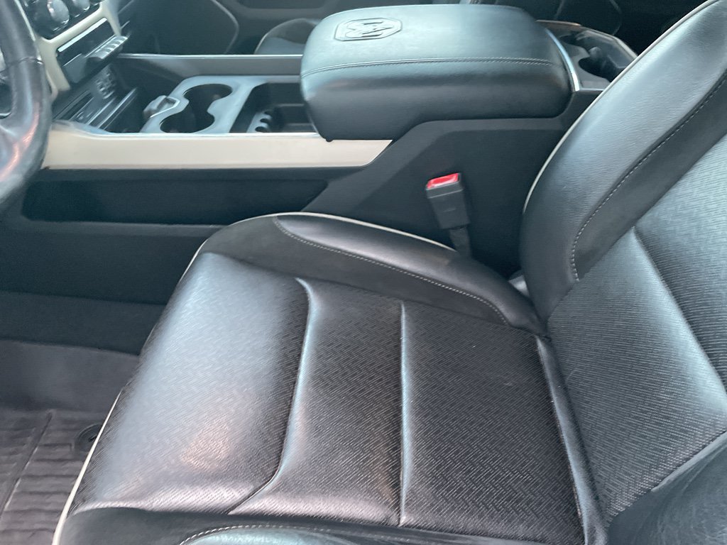 Used 2019 RAM 1500 Laramie AWD/4WD image 12