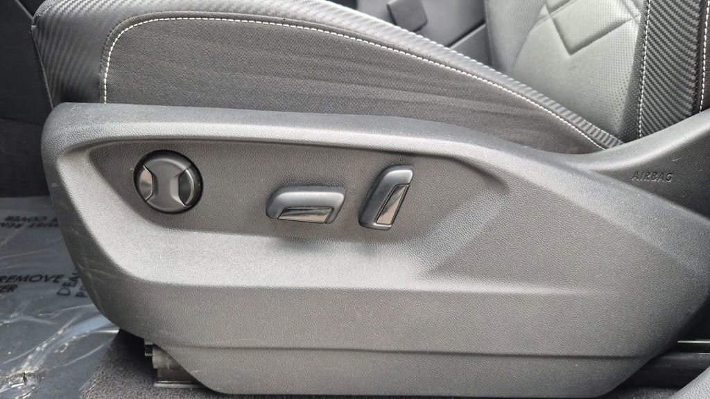 Used 2024 Volkswagen Atlas Cross Sport SE image 11